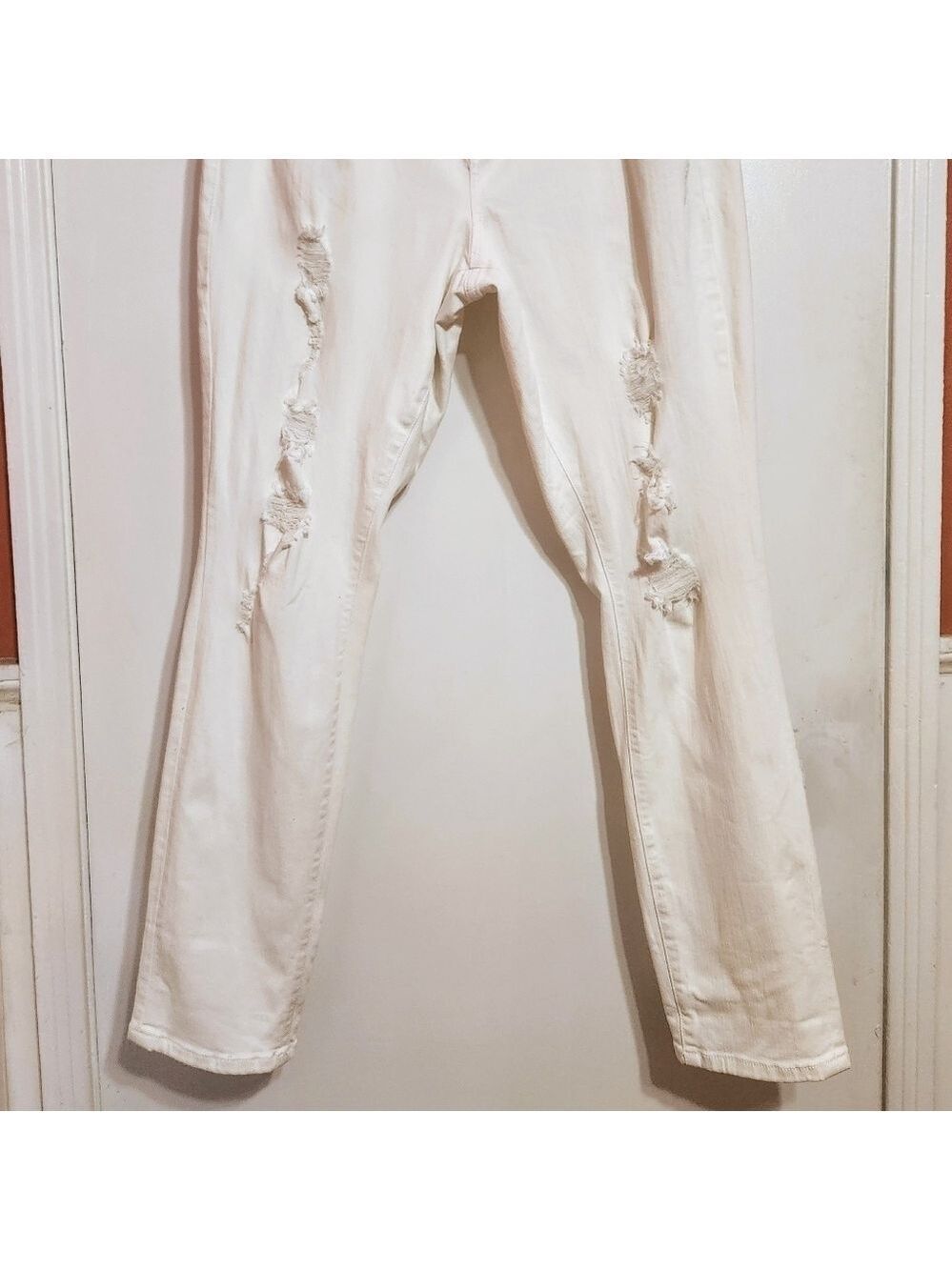 Torrid White Ripped Distressed Mid Rise Stretch Denim Jeans 14 Regular - Picture 4 of 10